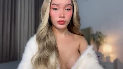 Snapshot of adrianna_limaxx chatting on April 2026 05:24:01 PM adrianna_limaxx online show from April 2026 05:24:01 PM