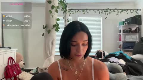 Snapshot of adriannarodriguez chatting on May 2026 12:22:02 PM Adrianna online show from May 2026 12:22:02 PM
