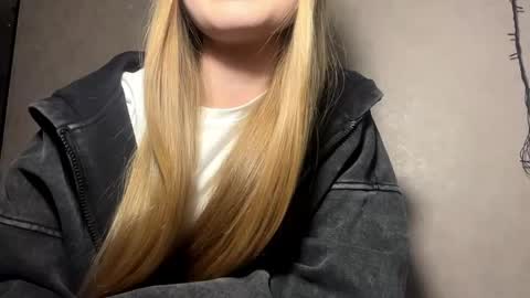 Caroline online show from April 2026 04:23:02 PM