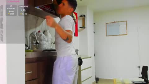 Adrian online show from April 2026 01:41:01 PM