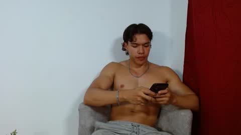 Snapshot of adriel_escalante chatting on September 2025 03:54:01 AM adriel_escalante online show from September 2025 03:54:01 AM