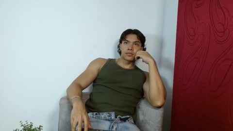 Snapshot of adriel_escalante chatting on October 2025 01:45:01 AM adriel_escalante online show from October 2025 01:45:01 AM