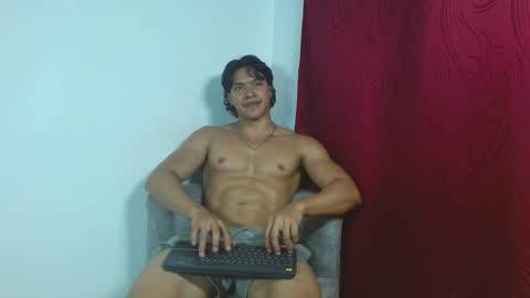 Snapshot of adriel_escalante chatting on October 2025 02:10:01 AM adriel_escalante online show from October 2025 02:10:01 AM