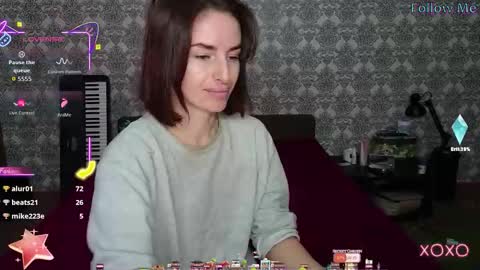 Adriana online show from October 2025 07:45:01 AM