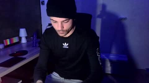 Snapshot of adriherx chatting on January 2026 07:27:02 PM Adriherx online show from January 2026 07:27:02 PM