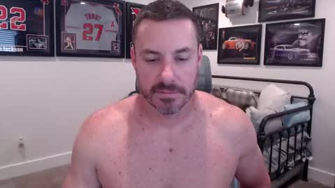 Snapshot of adventrs_fun chatting on April 2026 07:15:01 PM adventrs_fun online show from April 2026 07:15:01 PM