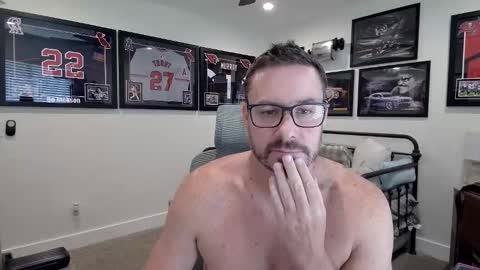 Snapshot of adventrs_fun chatting on May 2026 04:01:01 PM adventrs_fun online show from May 2026 04:01:01 PM