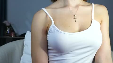 Aelia online show from September 2025 03:52:02 AM