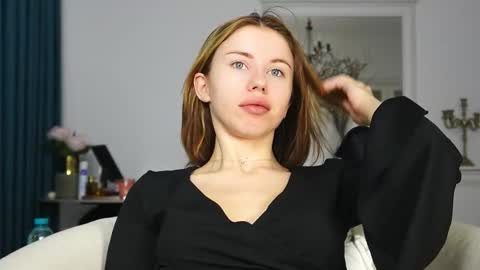 Aelia online show from October 2025 04:19:02 AM