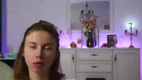 Aelia online show from October 2025 03:40:02 AM