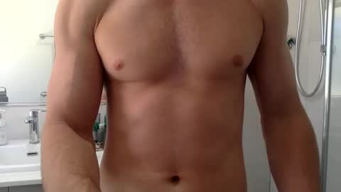 Snapshot of aestheticboy97 chatting on January 2025 02:32:01 AM Thore online show from January 2025 02:32:01 AM