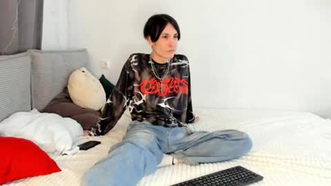 Theo online show from April 2026 09:17:01 PM