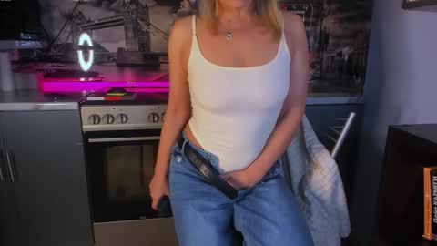 OneAfa online show from November 2025 03:22:02 PM