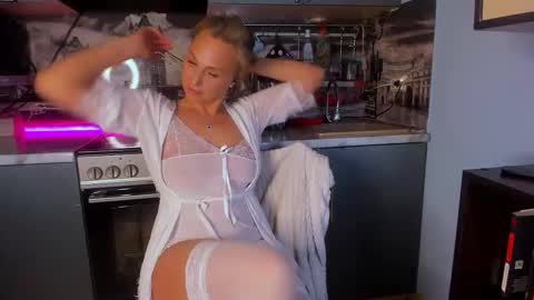 OneAfa online show from November 2025 08:52:02 PM