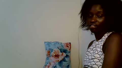 Snapshot of africanuh chatting on April 2026 05:43:01 PM Africanuh online show from April 2026 05:43:01 PM