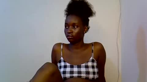 Snapshot of africanuh chatting on April 2026 03:39:01 PM Africanuh online show from April 2026 03:39:01 PM