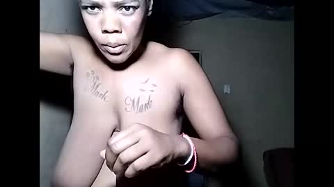 Snapshot of afrikanbonnienclyde chatting on January 2025 02:03:02 AM Nikky Love online show from January 2025 02:03:02 AM