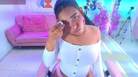 Snapshot of afrodita_loren chatting on May 2026 03:45:01 AM afrodita_loren online show from May 2026 03:45:01 AM