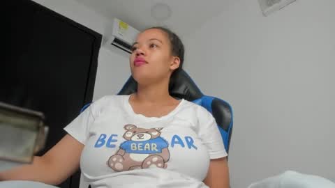 Snapshot of agata18_ chatting on June 2026 08:29:02 PM A G A T A online show from June 2026 08:29:02 PM