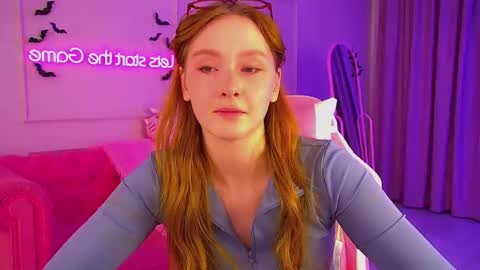 AgataFoxley online show from November 2025 06:08:02 PM