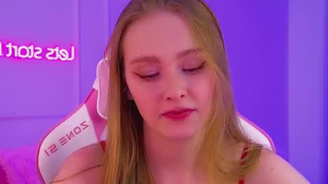 Snapshot of agatafoxley chatting on February 2026 06:47:02 PM AgataFoxley online show from February 2026 06:47:02 PM