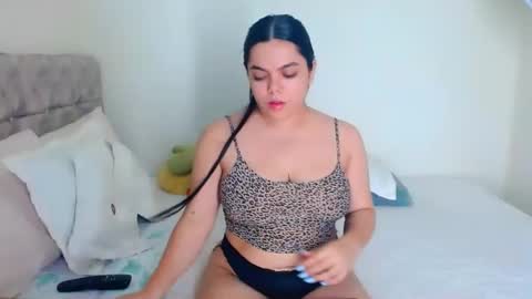 agatha frank online show from November 2025 10:09:02 PM