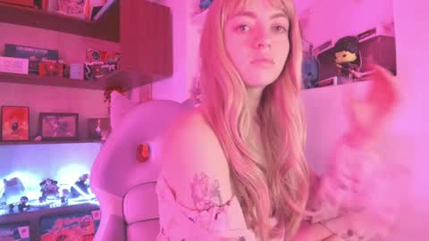 Snapshot of agathaa_ks_ chatting on December 2024 05:38:01 AM Camila 2 online show from December 2024 05:38:01 AM