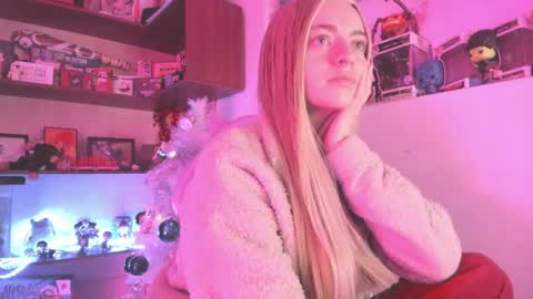 Snapshot of agathaa_ks_ chatting on December 2024 06:11:02 AM Camila 2 online show from December 2024 06:11:02 AM