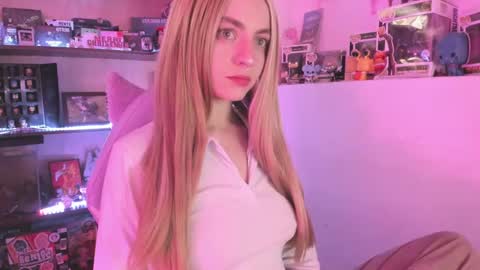 Snapshot of agathaa_ks_ chatting on January 2025 07:21:02 PM Camila 2 online show from January 2025 07:21:02 PM