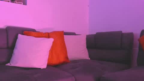 Snapshot of agathaa_ks_ chatting on February 2025 01:22:01 AM Camila 2 online show from February 2025 01:22:01 AM