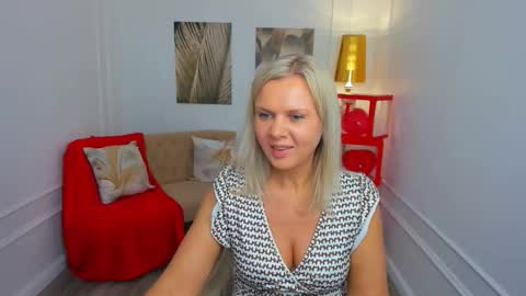 Snapshot of agathaklouin chatting on February 2026 07:18:01 PM Agatha online show from February 2026 07:18:01 PM