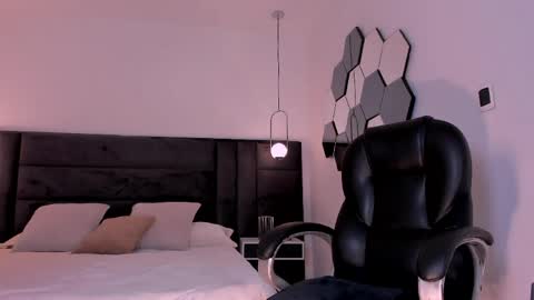 Agatha online show from April 2026 09:39:33 PM