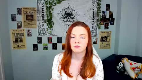 Agnia White online show from November 2025 11:09:01 AM