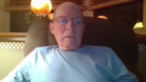 aguynrkfrd online show from October 2025 09:29:02 AM