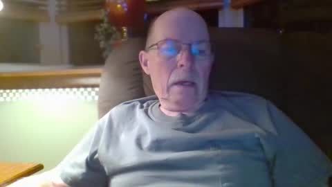 aguynrkfrd online show from October 2025 08:58:02 AM