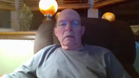 aguynrkfrd online show from December 2025 10:10:02 AM