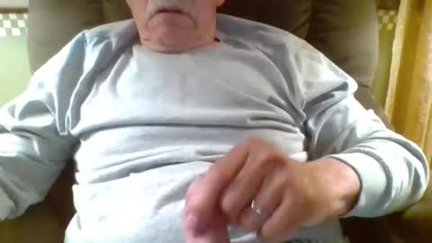 aguynrkfrd online show from May 2026 09:39:01 AM