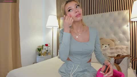 Sarah online show from April 2026 08:10:01 AM