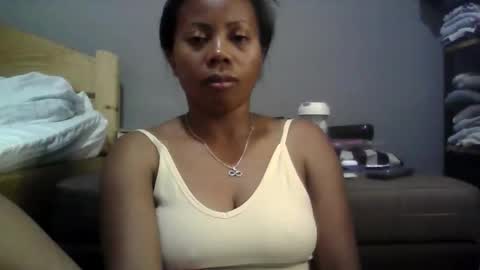 Snapshot of aicha_boobs chatting on February 2026 07:04:01 PM Aicha boobs online show from February 2026 07:04:01 PM
