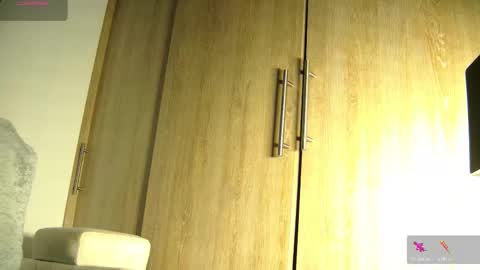 Aida  online show from November 2025 10:24:01 AM