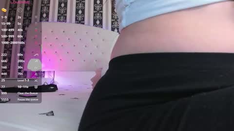 aidasina online show from November 2025 08:11:02 PM