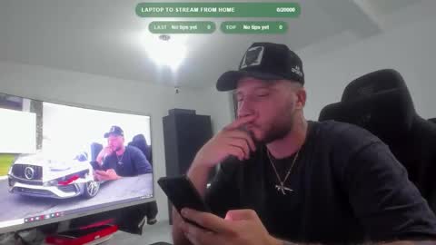 Aiden online show from October 2025 06:05:02 PM