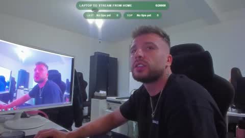 Aiden online show from October 2025 06:21:01 PM