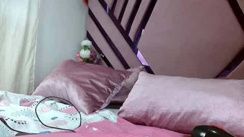 aiilynsmiith online show from October 2025 11:18:02 AM