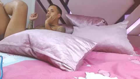 aiilynsmiith online show from October 2025 05:19:01 AM