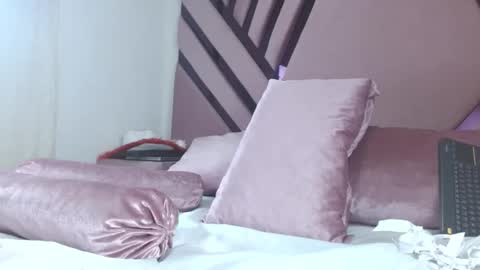 aiilynsmiith online show from January 2026 06:50:02 AM