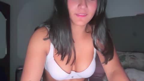 Snapshot of aiisha18 chatting on May 2026 12:52:01 AM Aiisha online show from May 2026 12:52:01 AM