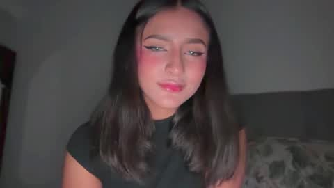 Snapshot of aiisha18 chatting on May 2026 01:45:01 AM Aiisha online show from May 2026 01:45:01 AM