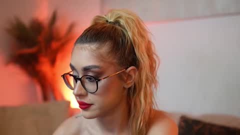  Aileen  online show from February 2026 09:11:02 PM