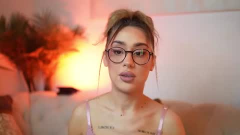 Snapshot of aileenaxa chatting on June 2026 08:31:01 PM Aileen online show from June 2026 08:31:01 PM